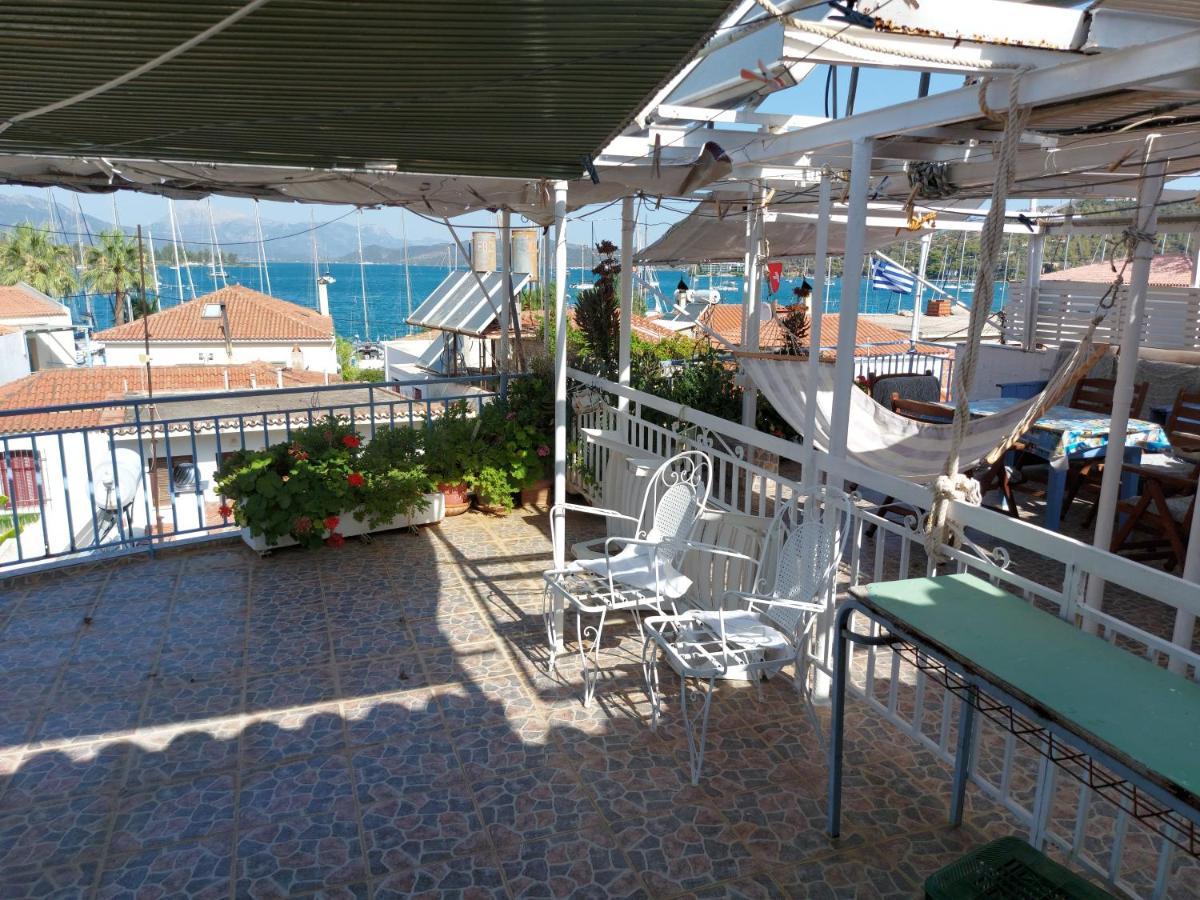Nikos Rooms And Studios Poros Town Exterior photo